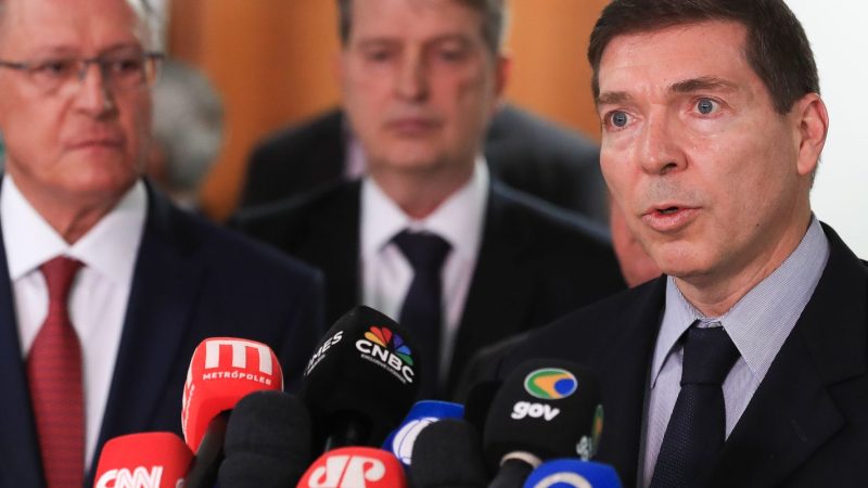 Empresários esperam acordo antes de possível retaliação aos EUA