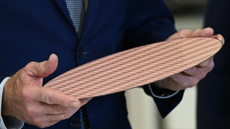 Intel avalia mudança em negócio de fabricação de chips – 02/07/2025 – Tec