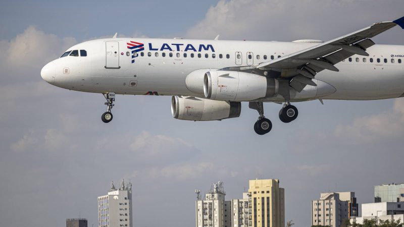Latam é eleita melhor companhia aérea por paulistanos – 25/06/2025 – Turismo