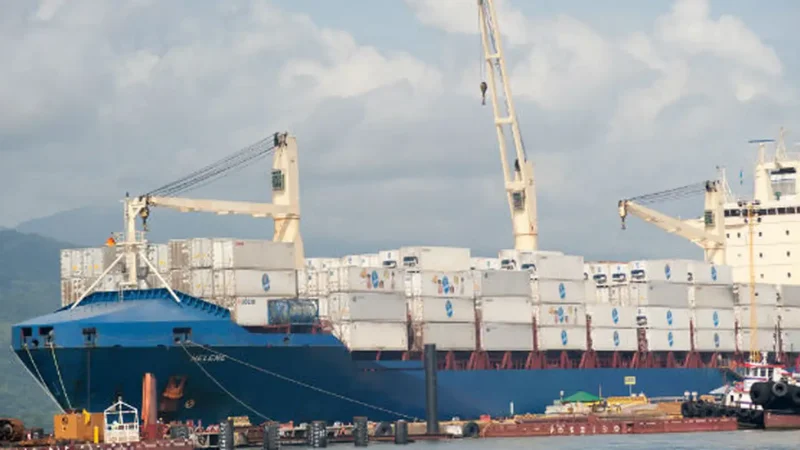 Para câmaras de comércio, tarifa de 50% afeta economia norte-americana
