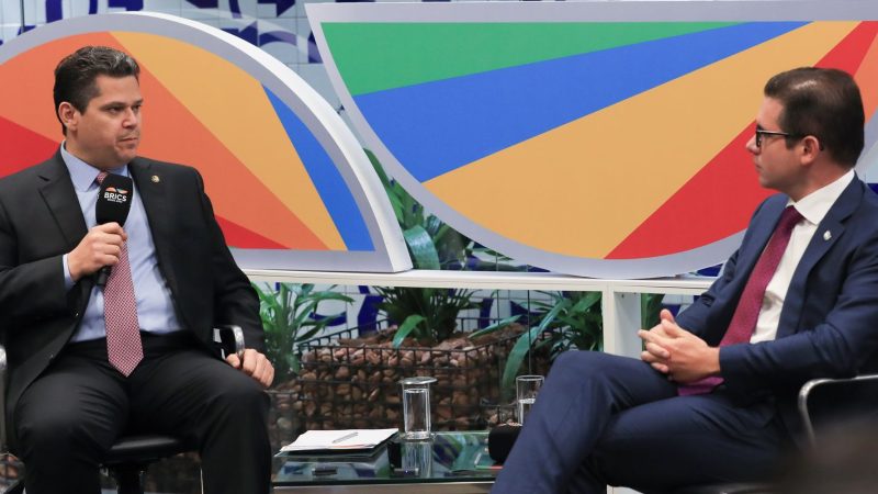 Tarifaço: Davi Alcolumbre e Hugo Motta defendem soberania do Brasil