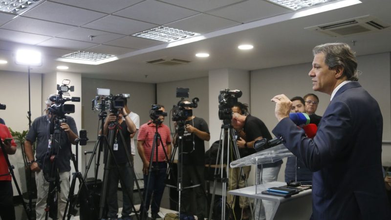 Tesouro dos EUA procura Haddad para agendar reunião sobre tarifaço