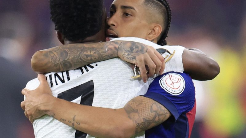Raphinha e Vinicius Júnior são indicados ao prêmio Bola de Ouro