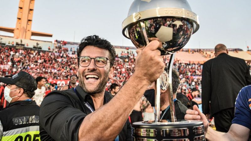 Alberto Valentim, ex-Athletico e Botafogo, pode pegar suspensão pesada