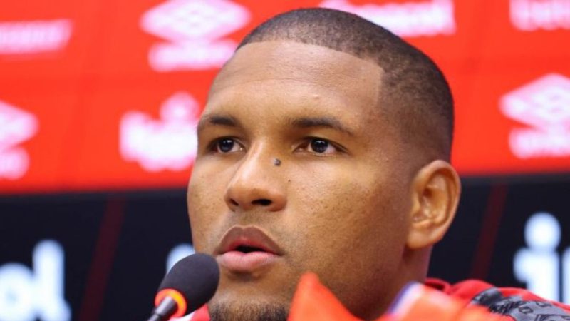Athletico negocia zagueiro com clube asiático