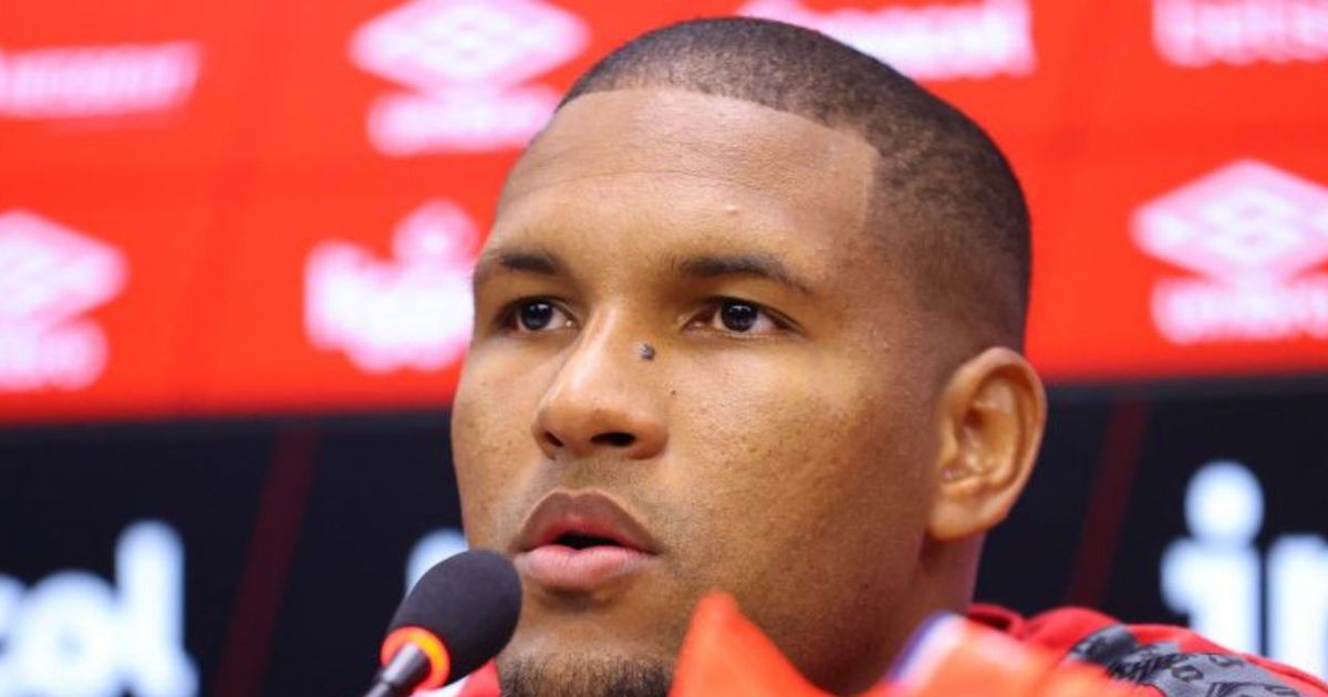 Athletico negocia zagueiro com clube asiático