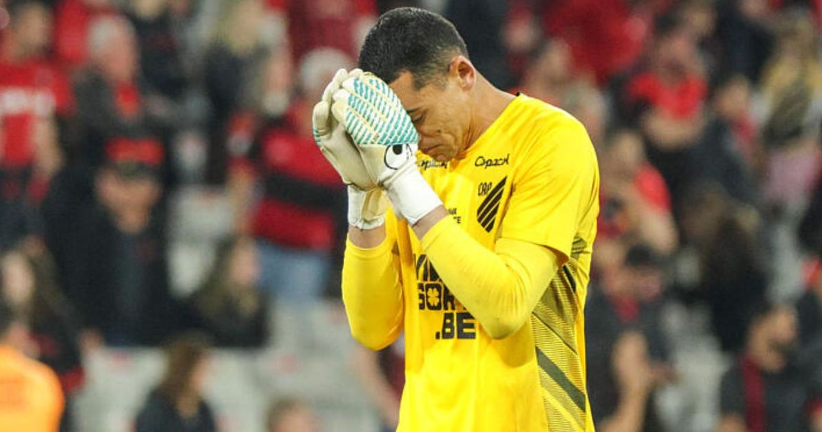 Athletico tentou se superar, mas não conseguiu, pois o time é muito ruim