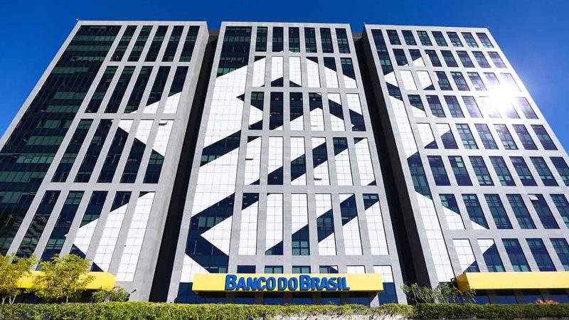 BB tem lucro de R$ 11,2 bi no primeiro semestre, queda de 40,7%