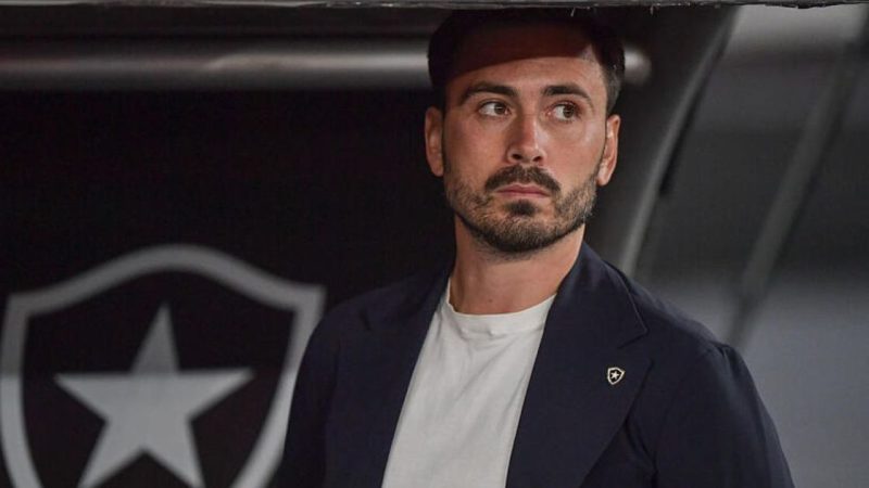 Botafogo negocia contratação de peso de ex-Athletico e Barcelona