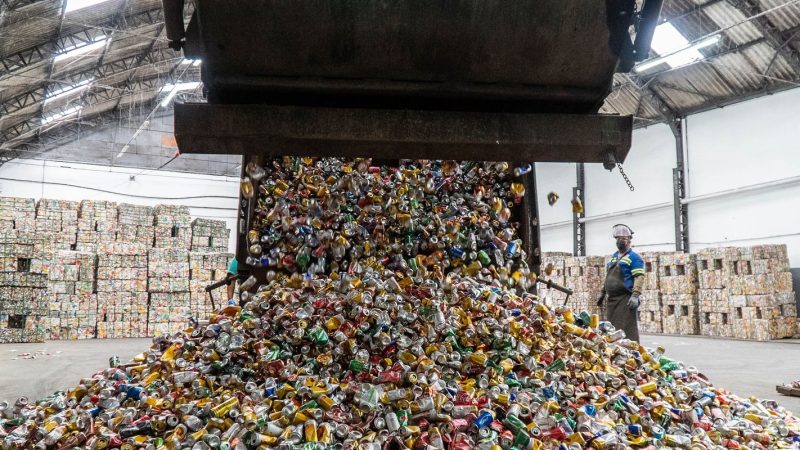 Brasil reciclou 97,3% das latinhas de alumínio em 2024