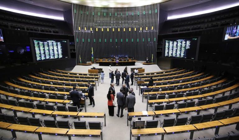 Câmara aprova urgência para proposta que isenta de Imposto de Renda os salários de até R$ 5 mil – Notícias