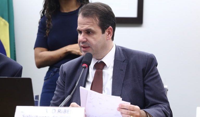 Comissão aprova punição para assédio bancário contra aposentados e beneficiários do BPC – Notícias
