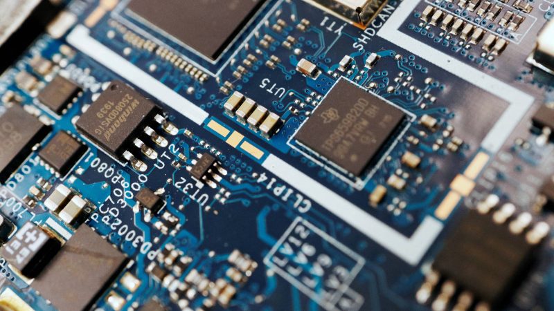 EUA põem rastreador em chips para flagrar desvios à China – 13/08/2025 – Tec
