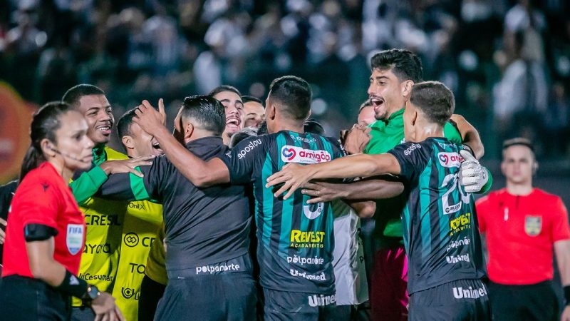 Ex-Corinthians e Botafogo, Bruno Lazaroni é o novo técnico do Maringá
