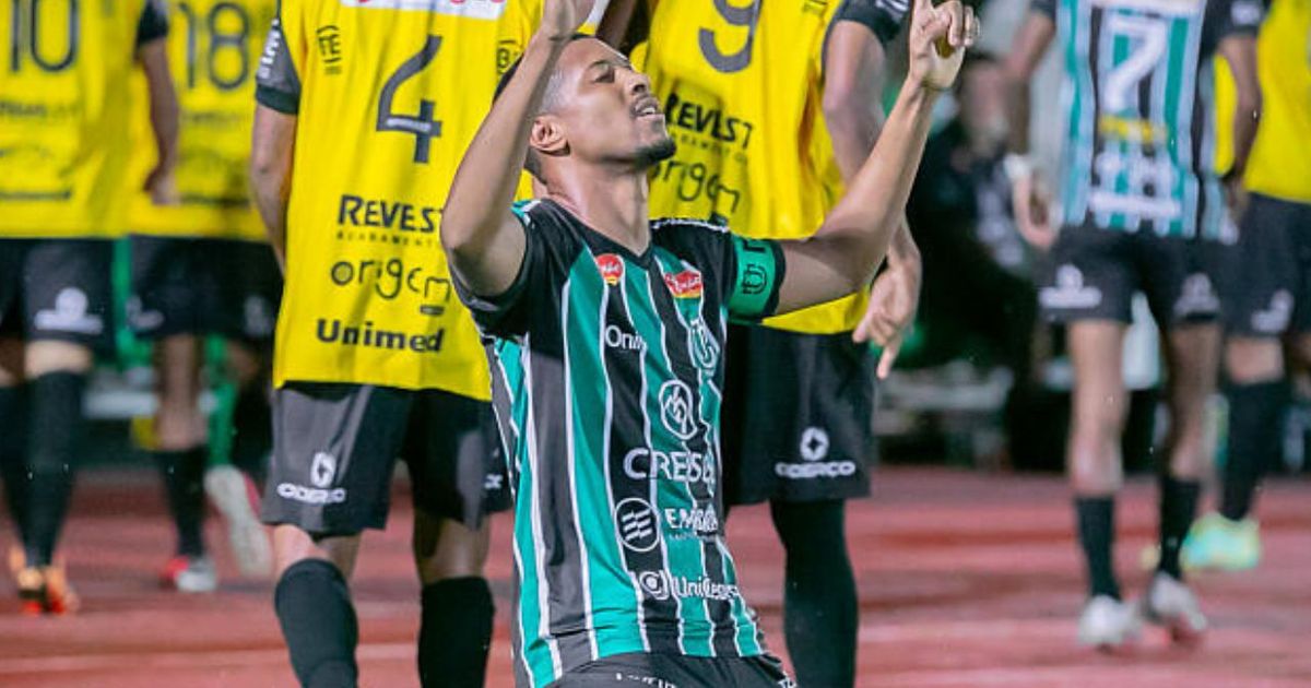 Ex-Coritiba e alvo do Athletico aciona clube na Justiça e fica livre no mercado