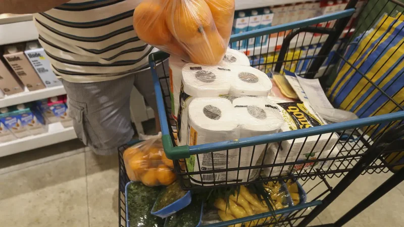 Inflação fecha julho em 0,26%; alimentos caem pelo segundo mês seguido