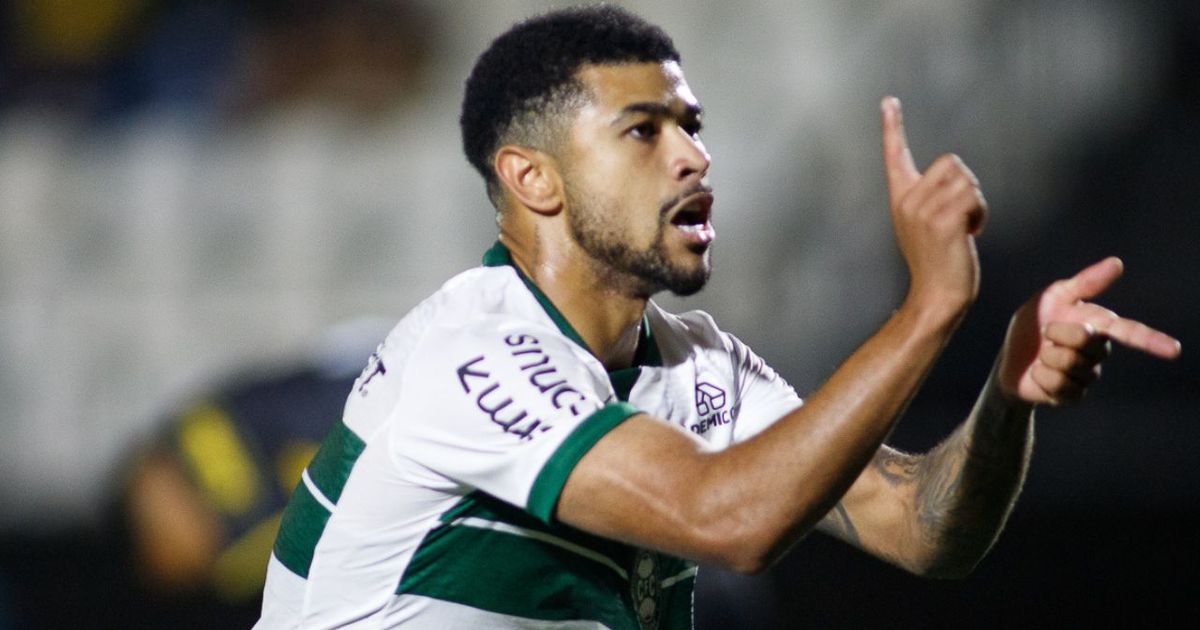 Joia do Coritiba faz desabafo após desencatar na Série B com golaços