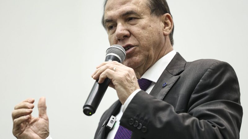 Juro alto preocupa mais que tarifaço, diz Luiz Marinho