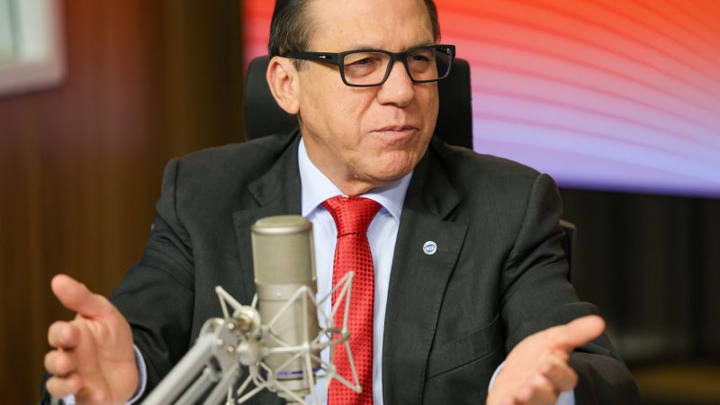 Ministro minimiza impacto do tarifaço no mercado de trabalho