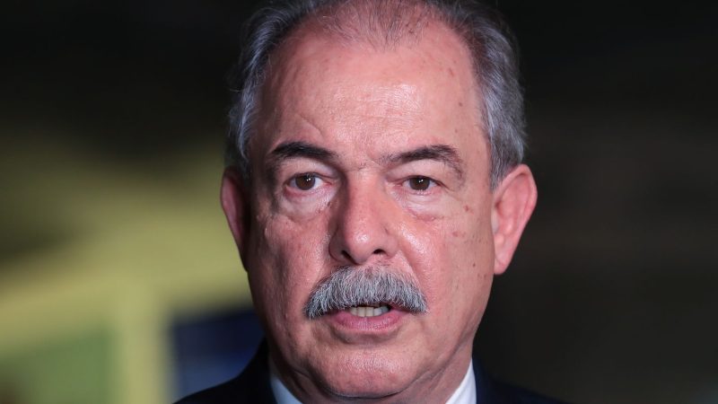Tarifaço: BNDES vai “entrar forte” no apoio a empresas, diz Mercadante