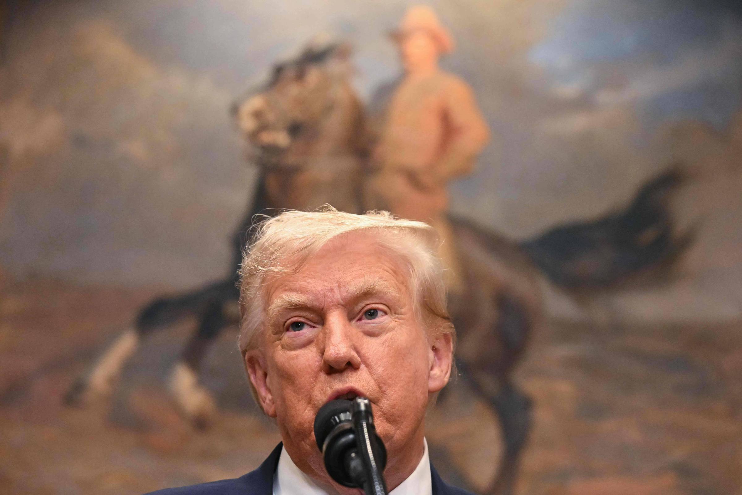 Trump diz que cobrará tarifa de 100% sobre semicondutores – 06/08/2025 – Mercado