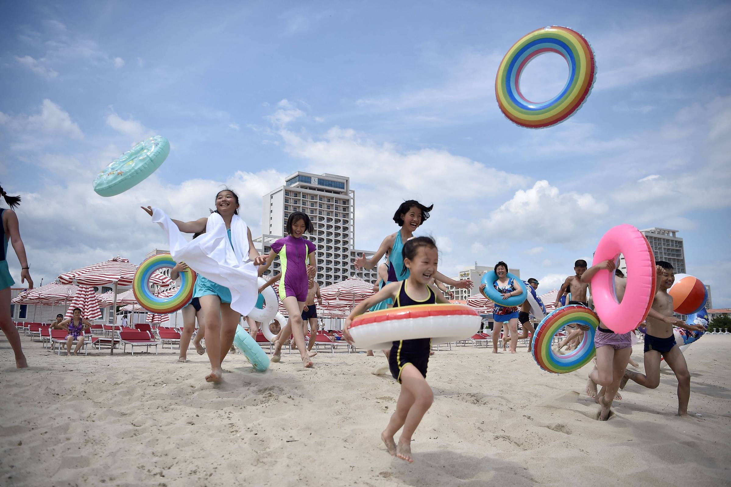 Turismo na Coreia do Norte tem resort e Starbuks falso – 26/08/2025 – Turismo