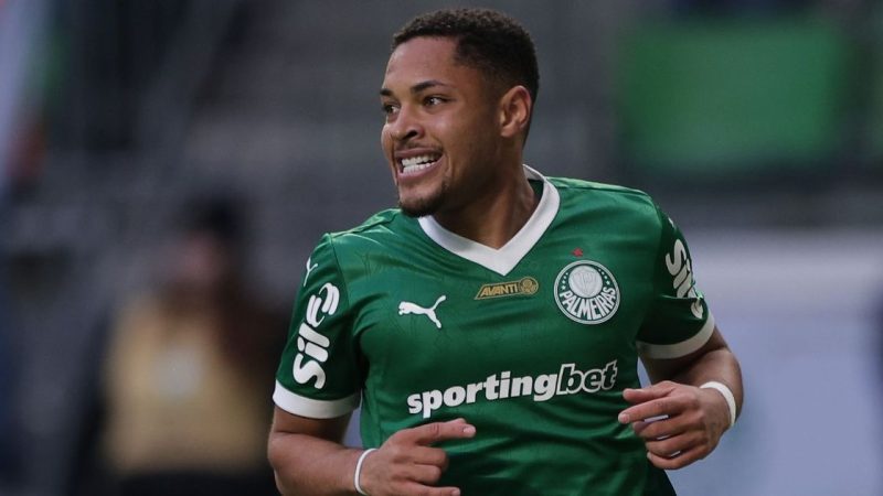 Vitor Roque deixa jornal espanhol assustado