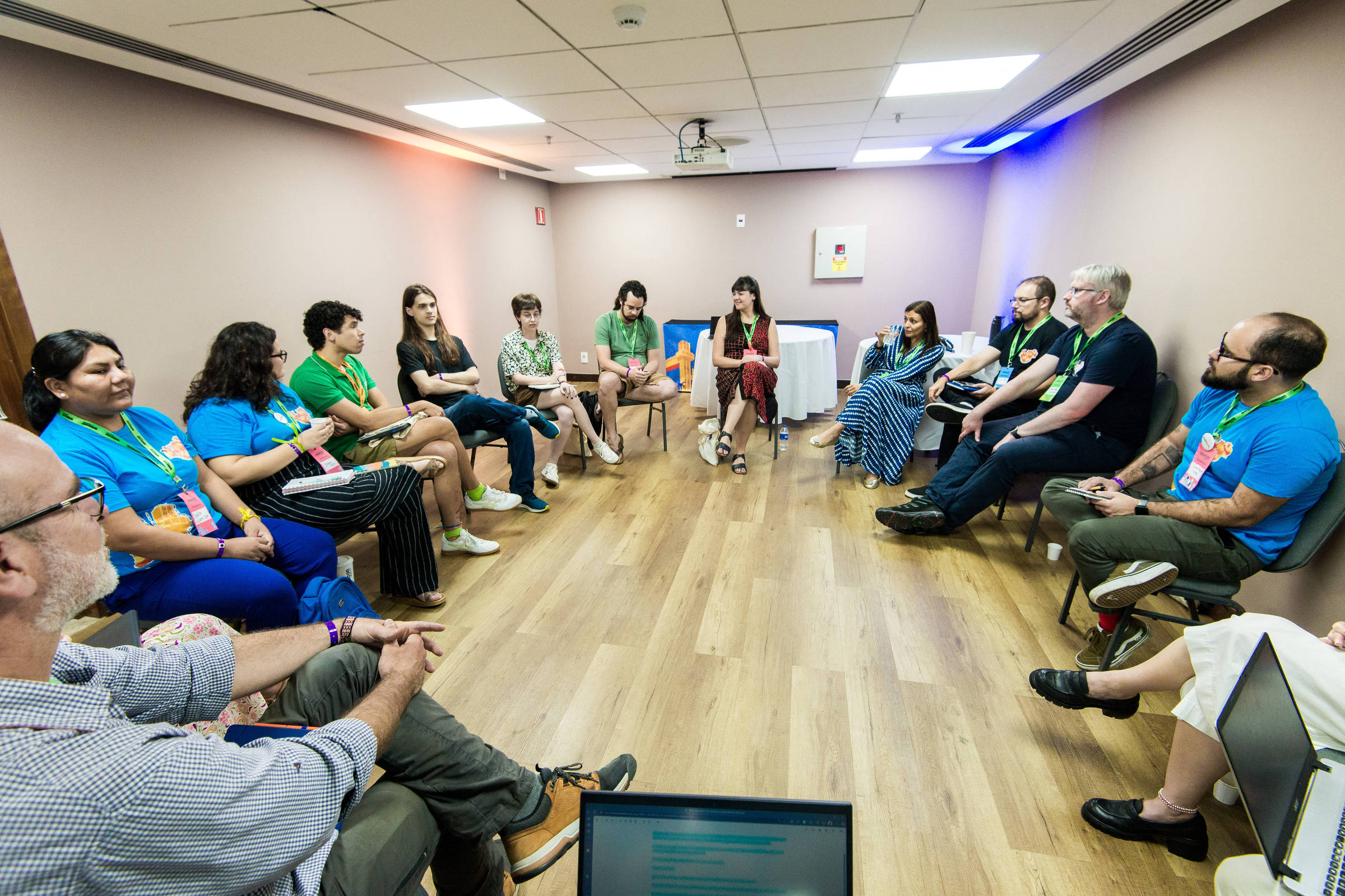 Wikipédia disputa atenção dos jovens com ChatGPT – 06/08/2025 – Tec