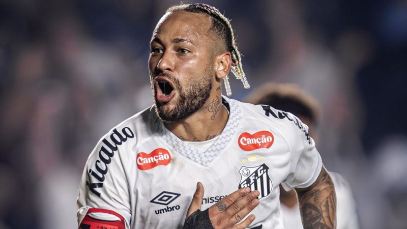 primeiro técnico no futebol dá conselho sobre polêmicas no Santos
