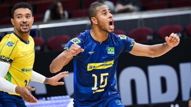 Brasil volta a vencer no Mundial e se garante nas oitavas de final