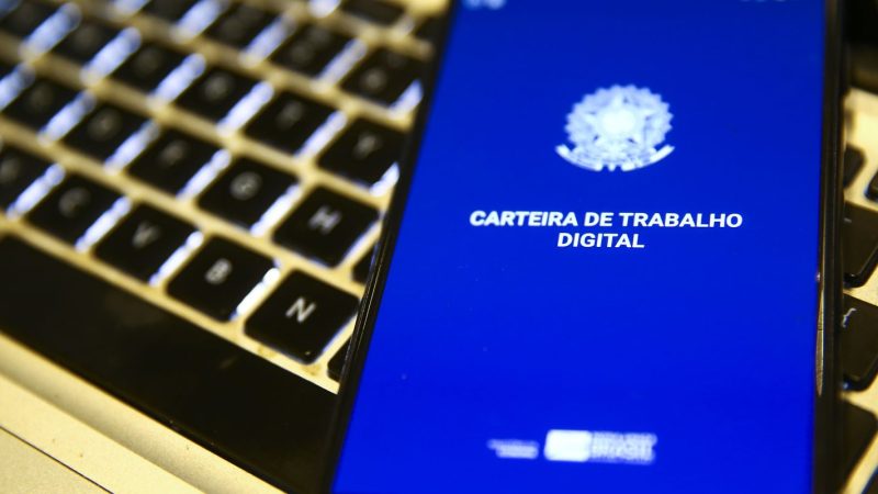 Com mercado aquecido, 53,8% não veem chance de perder emprego