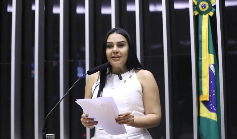 Comissão aprova destinação de parte da loteria esportiva para premiar avanços na educação – Notícias