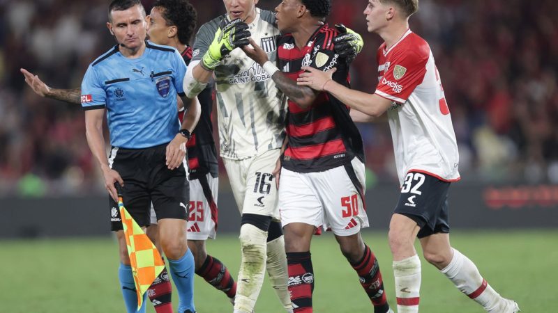 Conmebol anula 2º amarelo e libera Plata para defender o Flamengo