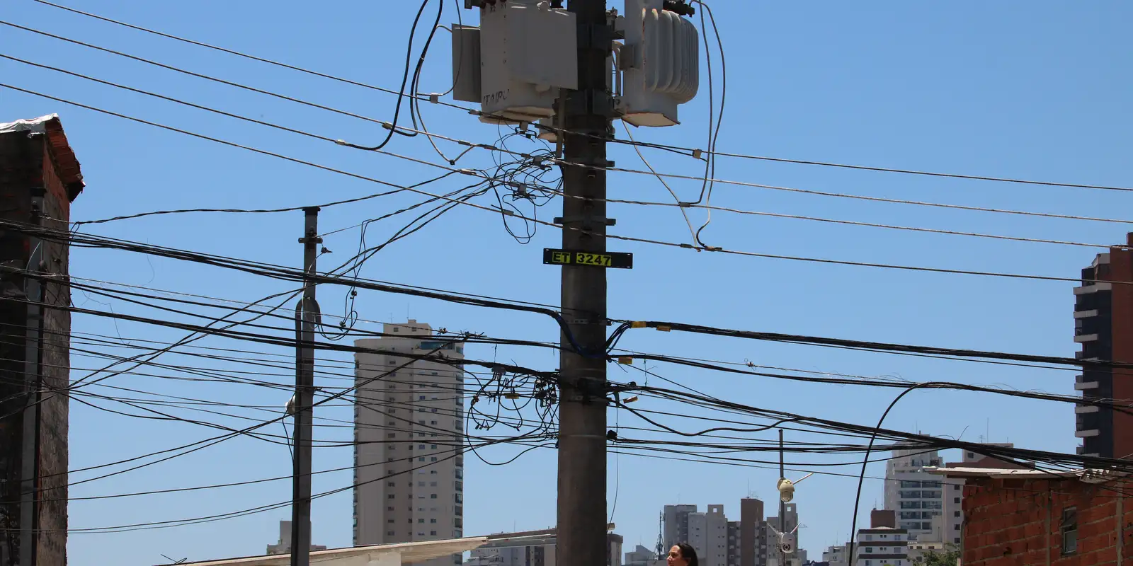 Furto de energia no país gerou custo de R$ 10,3 bilhões em 2024