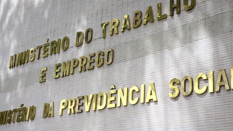 Governo notifica patrões sobre atraso do FGTS de empregadas domésticas