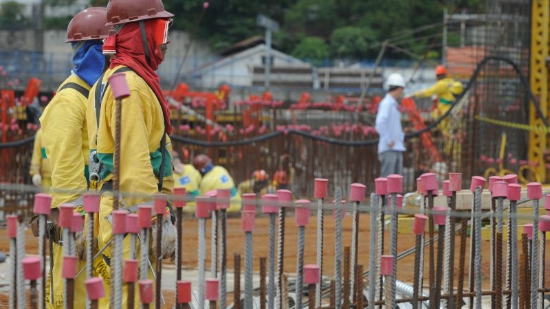 Índice que corrige salários, INPC acumula 5,05% em 12 meses