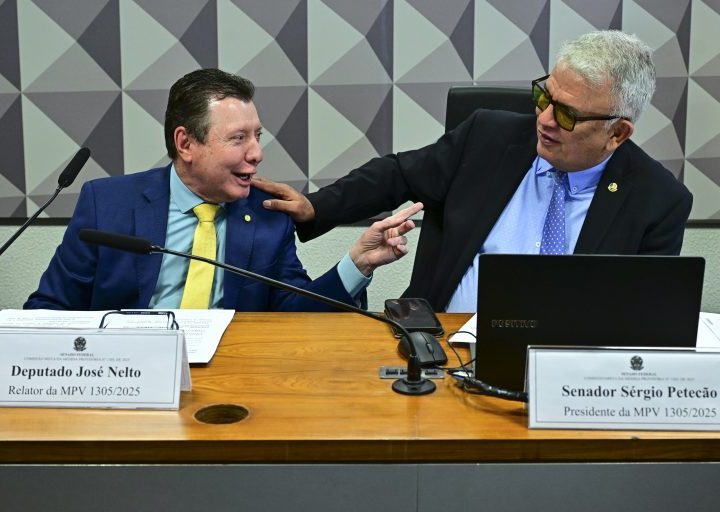 Comissão aprova fim de cobrança de taxa para taxistas – Notícias