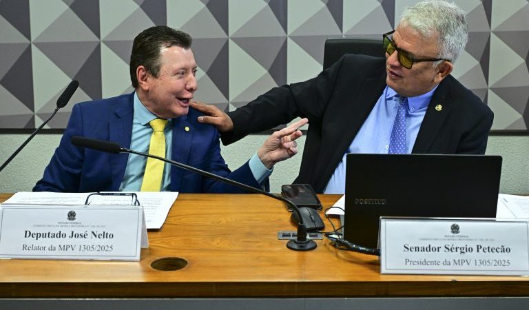 Comissão aprova fim de cobrança de taxa para taxistas – Notícias