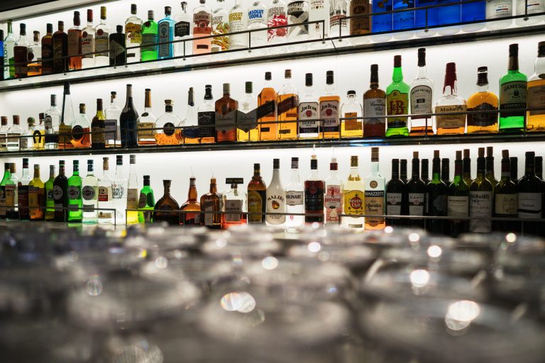 Comissões debatem impactos do mercado ilegal de bebidas – Notícias