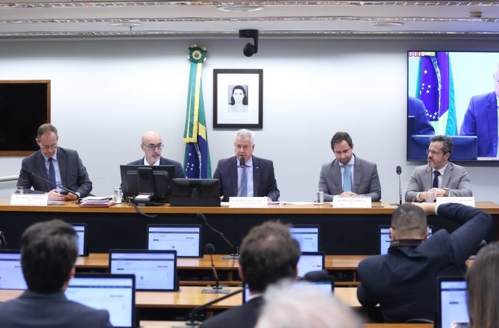 Especialistas pedem marco legal permanente para política industrial no Brasil – Notícias