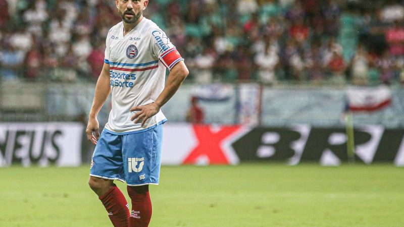 Everton Ribeiro passa por cirurgia de tireoide devido a um câncer