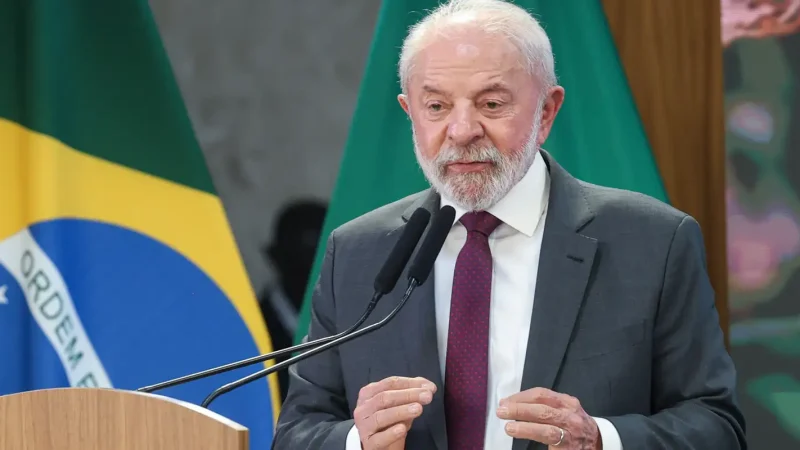 Lula anuncia programa de habitação para classe média