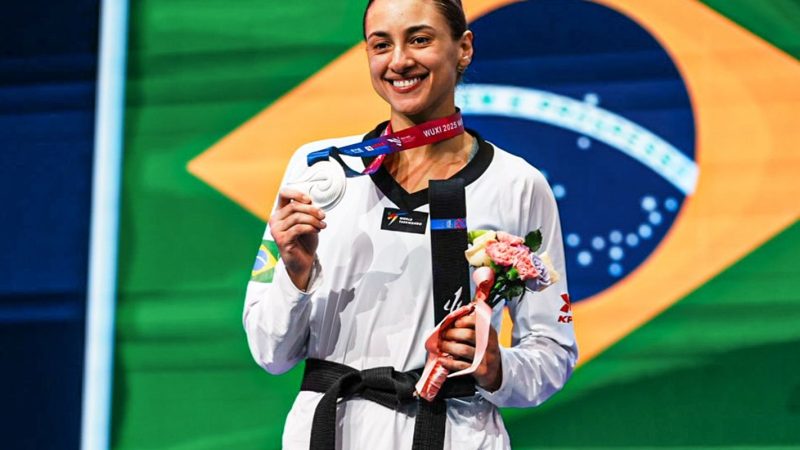 Milena Titoneli é prata no Mundial de taekwondo, o 3º pódio do Brasil